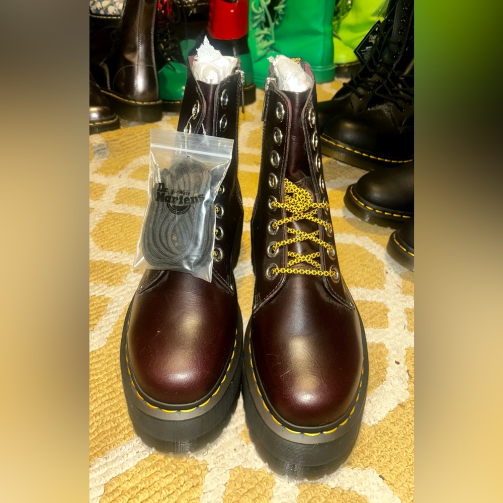 NIB Dr. Martens Jadon Max